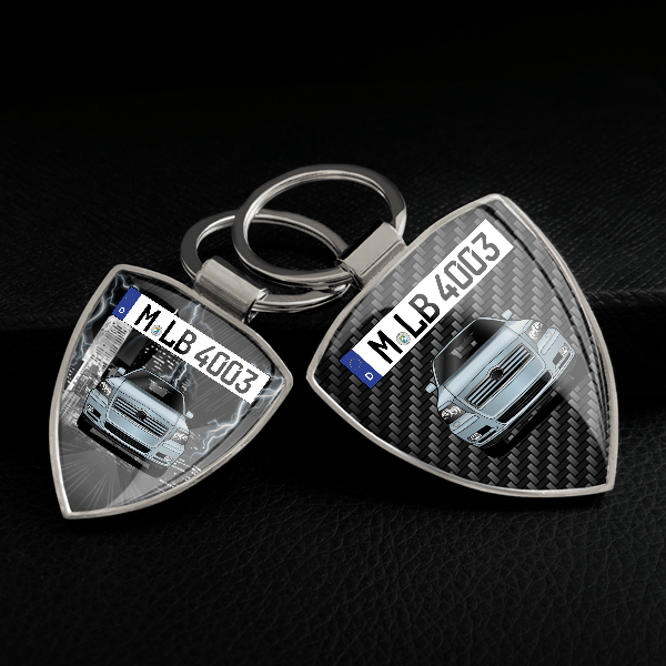 Avensis (5-Türer) Schlüsselanhänger personalisiert mit Auto u.Kennzeichen!