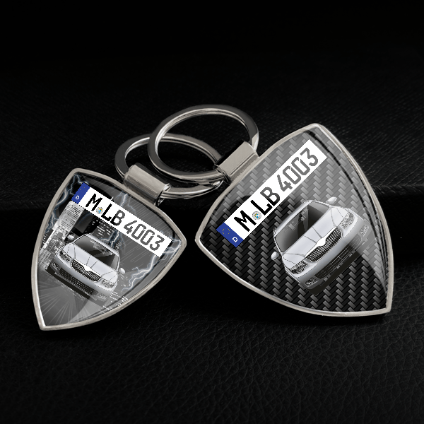 Superb Combi Schlüsselanhänger personalisiert mit Auto u.Kennzeichen!