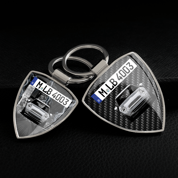 One Schlüsselanhänger personalisiert mit Auto u.Kennzeichen!