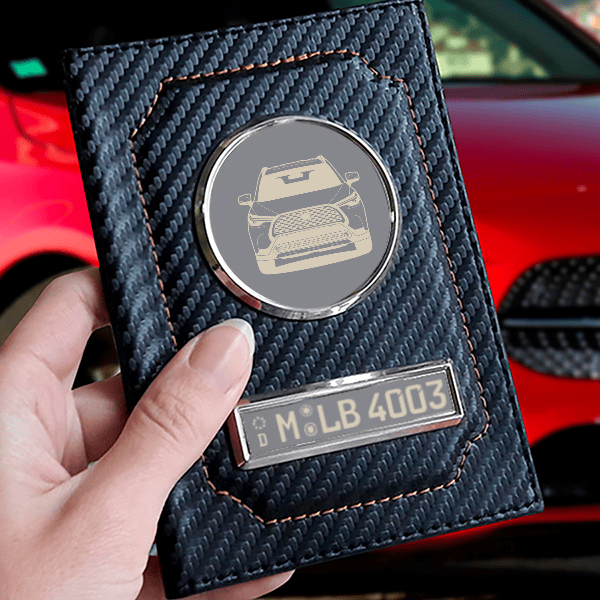 Corolla Cross Fahrzeugscheinhülle personalisiert mit deinem Auto u. Kennzeichen!
