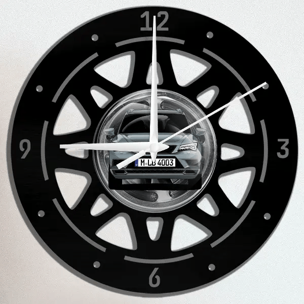 Ateca Wanduhr personalisiert mit deinem Auto u. Kennzeichen!