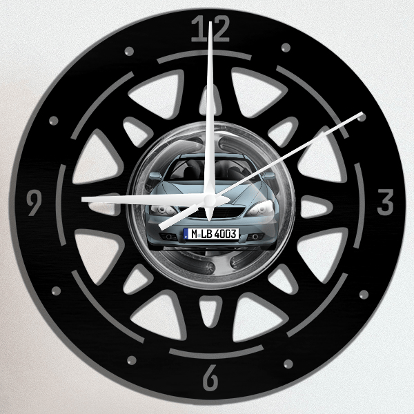 Evanda Wanduhr personalisiert mit deinem Auto u. Kennzeichen!