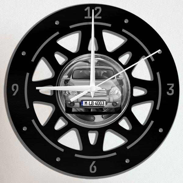 HHR Wanduhr personalisiert mit deinem Auto u. Kennzeichen!