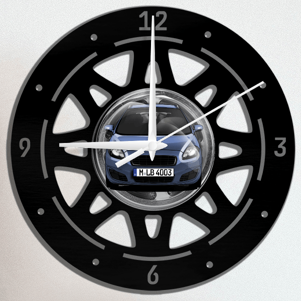 Croma Estate Wanduhr personalisiert mit deinem Auto u. Kennzeichen!