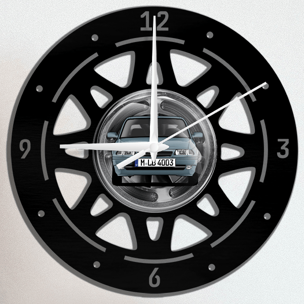 Astra (3-Türer) Wanduhr personalisiert mit deinem Auto u. Kennzeichen!