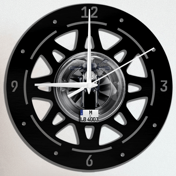 MT-07 Wanduhr personalisiert mit deinem Motorrad u. Kennzeichen!