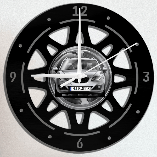 Exeo Combi Wanduhr personalisiert mit deinem Auto u. Kennzeichen!