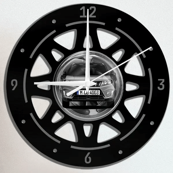Vitara Wanduhr personalisiert mit deinem Auto u. Kennzeichen!