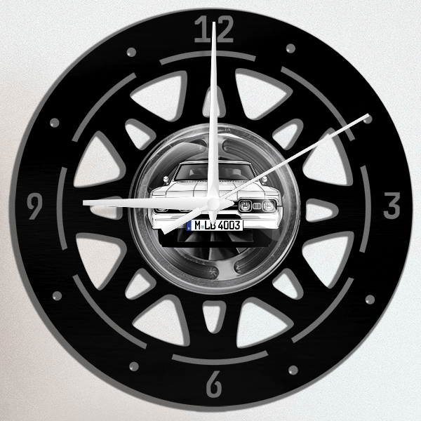 Cutlass Combi Wanduhr personalisiert mit deinem Auto u. Kennzeichen!