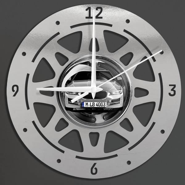 XE Wanduhr personalisiert mit deinem Auto u. Kennzeichen!