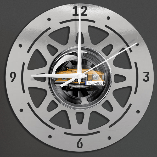 Grand Prix Coupe Wanduhr personalisiert mit deinem Auto u. Kennzeichen!