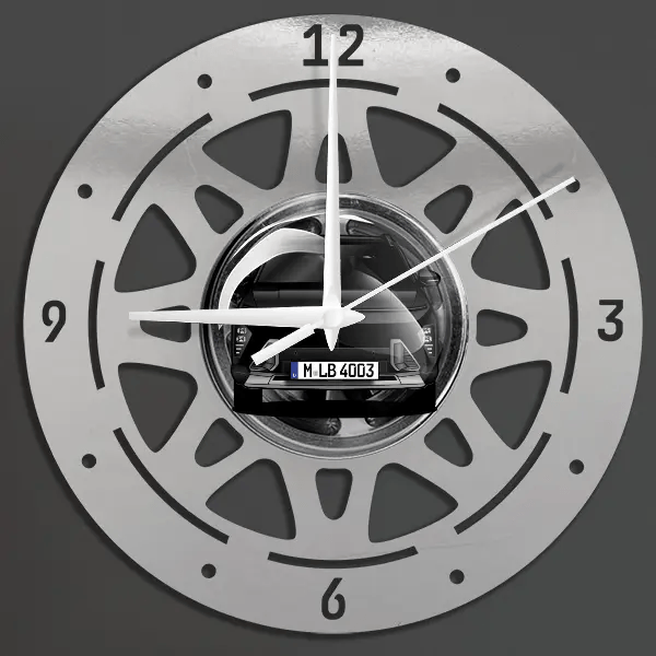 Kona Wanduhr personalisiert mit deinem Auto u. Kennzeichen!