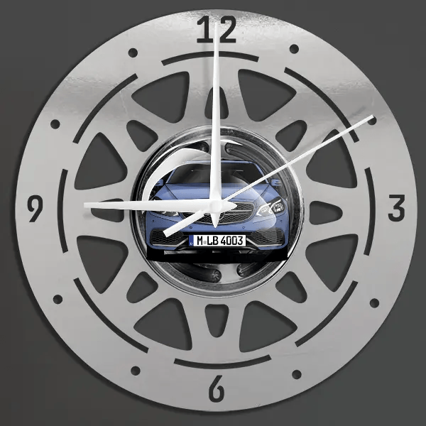E63 AMG Wanduhr personalisiert mit deinem Auto u. Kennzeichen!