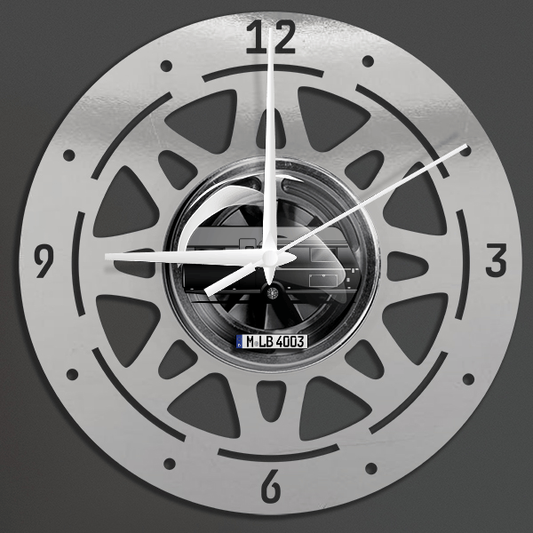 Averso Plus Wanduhr personalisiert mit deinem Campinganhänger u. Kennzeichen!
