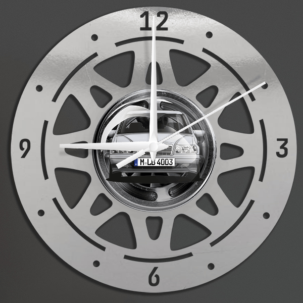 C-Klasse Wanduhr personalisiert mit deinem Auto u. Kennzeichen!