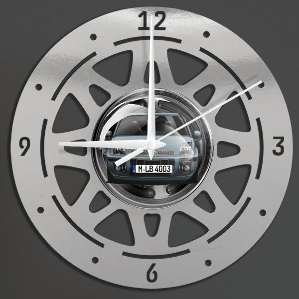 Fusion Wanduhr personalisiert mit deinem Auto u. Kennzeichen!