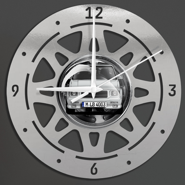 Typhoon Wanduhr personalisiert mit deinem Auto u. Kennzeichen!