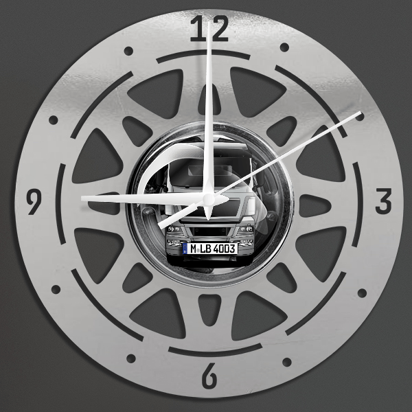 TGS 26.480 Wanduhr personalisiert mit deinem LKW u. Kennzeichen!