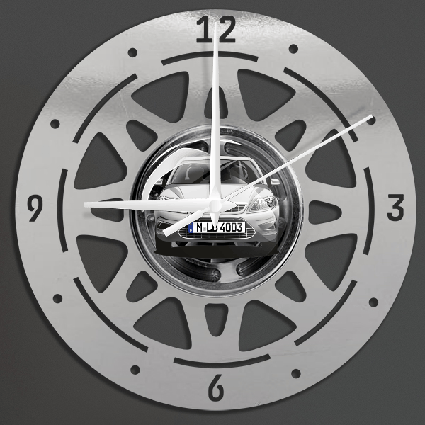 Focus Turnier Wanduhr personalisiert mit deinem Auto u. Kennzeichen!