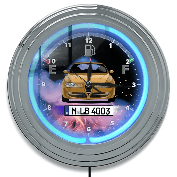 147 (5-Türer) Neon Wanduhr personalisiert mit deinem Auto u. Kennzeichen!