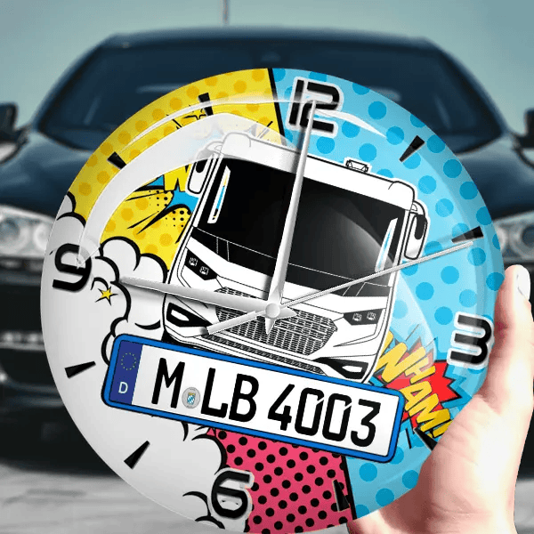 LIVE I 700 MEG Wanduhr personalisiert mit Wohnwagen u. Kennzeichen! M, Comic Design 1