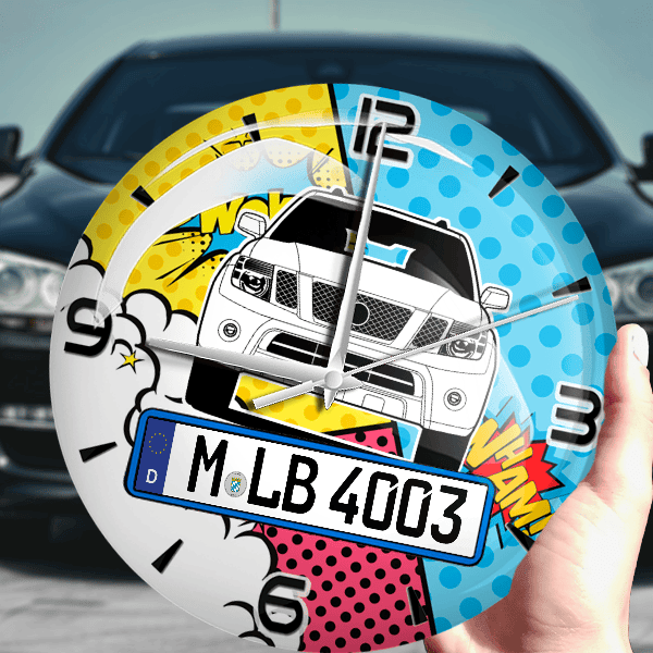 Pathfinder Wanduhr personalisiert mit Auto u. Kennzeichen! M, Comic Design 1