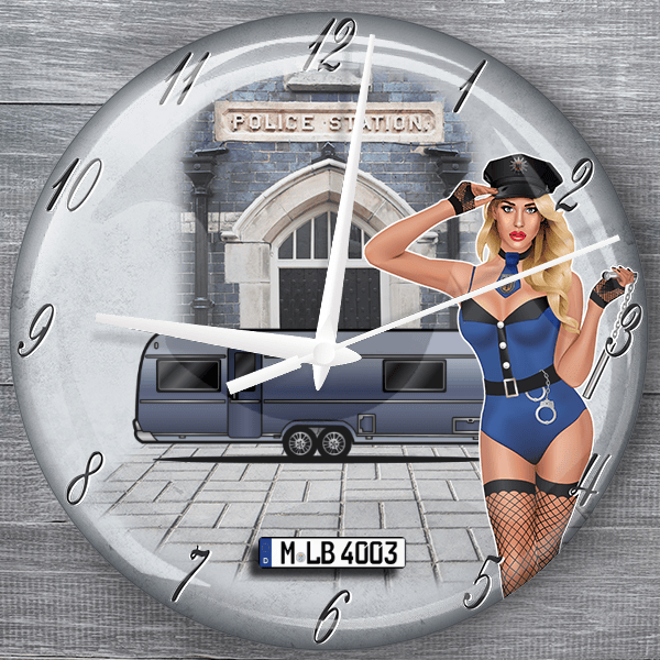 660 moderne Wanduhr personalisiert mit deinem Campinganhänger u. Kennzeichen!
