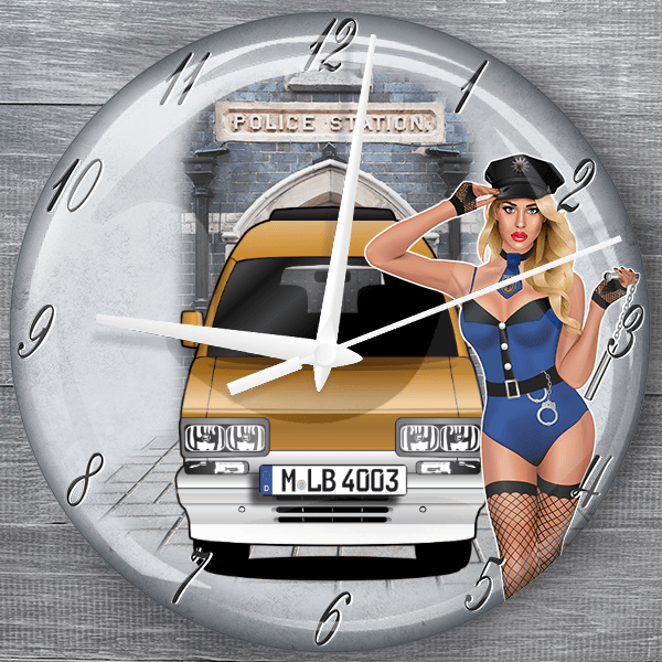 Libero E10 moderne Wanduhr personalisiert mit deinem Auto u. Kennzeichen!