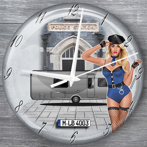 Musica moderne Wanduhr personalisiert mit deinem Campinganhänger u. Kennzeichen!