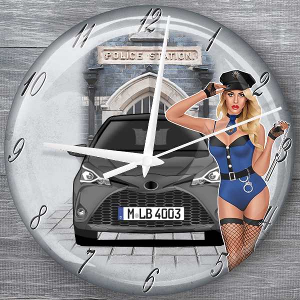 Yaris moderne Wanduhr personalisiert mit deinem Auto u. Kennzeichen!