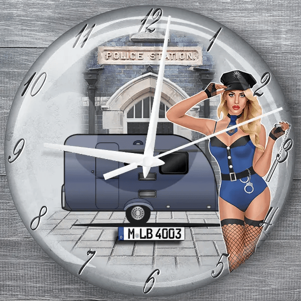 Aviva moderne Wanduhr personalisiert mit deinem Wohnwagen u. Kennzeichen!