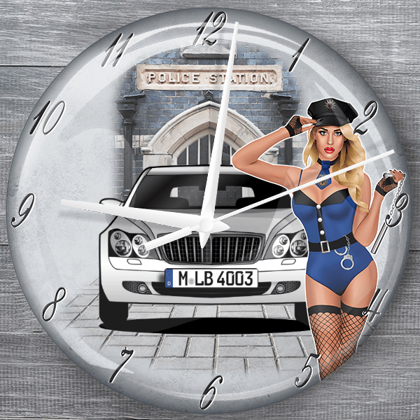 62 S moderne Wanduhr personalisiert mit deinem Auto u. Kennzeichen!