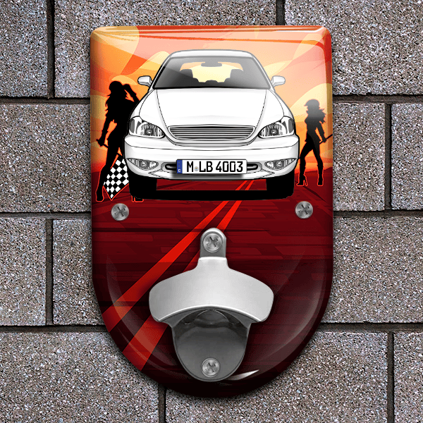 Clarus Flaschenöffner für Wand personalisiert mit deinem Auto u. Kennzeichen!